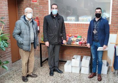 Recogida de alimentos por la CPC Santa María de la Dehesa