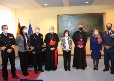 La ministra de Defensa preside la jura del cargo del nuevo arzobispo castrense de España