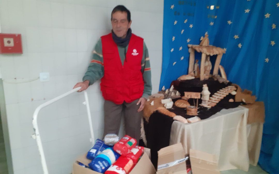 Entrega de alimentos a Cottolengo del Padre Alegre de Algete