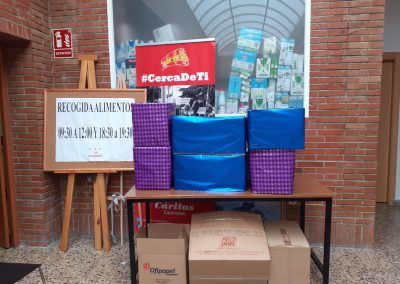Entrega de alimentos a la CPC Santa María de la Dehesa recogidos en el Palacio de Buenavista