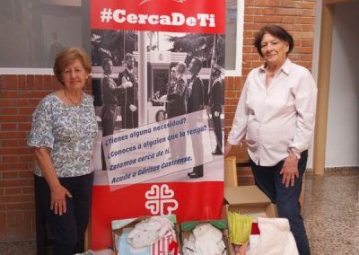 Entrega a Red Madre de un surtido ropa de bebe