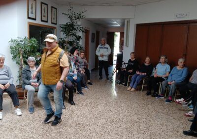 Gimnasia y memoria con el grupo de mayores