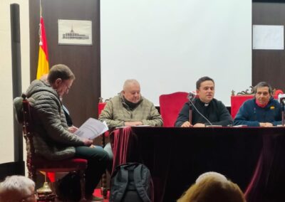 La Parroquia celebra su reunión mensual con la presencia del Páter D. Mario