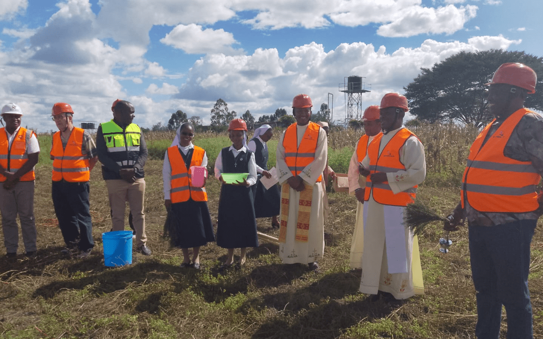 Colocación de la primera piedra para el Dispensario médico en Kenia