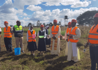 Colocación de la primera piedra para el Dispensario médico en Kenia
