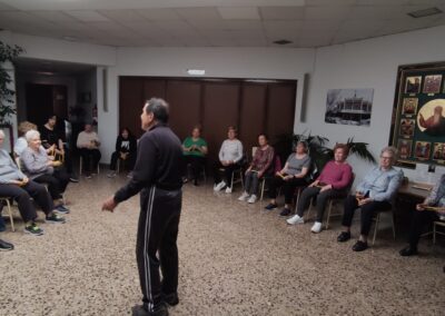 Nueva sesión de gimnasia con los mayores